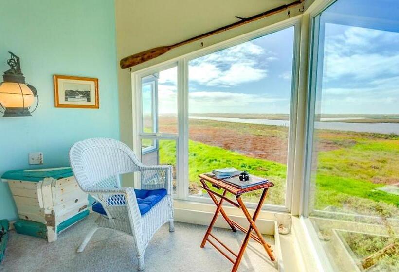 Quarto Superior, Captain's Inn At Moss Landing
