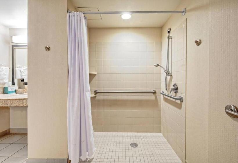 Quarto Estandar, Courtyard Kansas City Country Club Plaza
