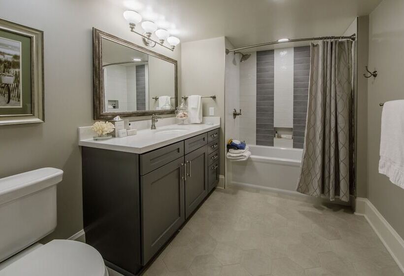 Апартаменты 4 Спальни, Holiday Inn Club Vacations Cape Canaveral Beach Resort, An Ihg
