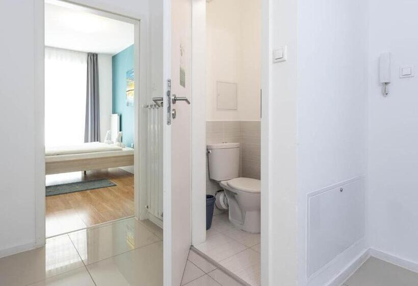 Апартаменты Deluxe 2 Спальни, Corvin Plaza Apartments & Suites