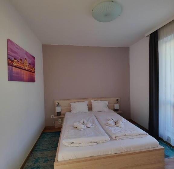 Апартаменты Deluxe 2 Спальни, Corvin Plaza Apartments & Suites