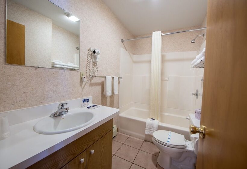 ２ダブルベッドのスタンダードルーム, Americas Best Value Inn & Suites Lake George