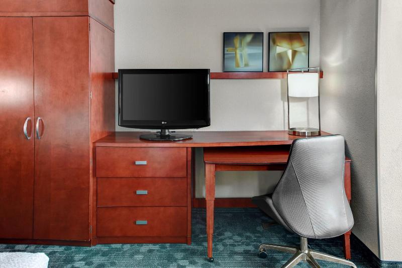 キングサイズベッドのスタンダードルーム, Courtyard By Marriott Anniston Oxford