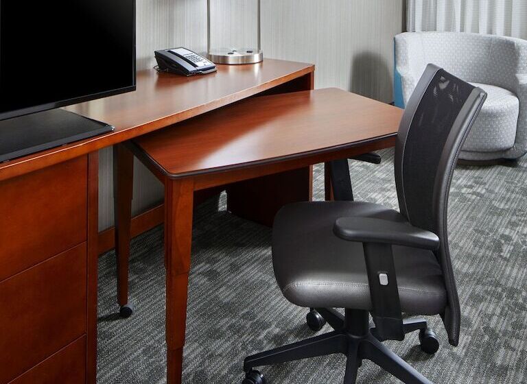 Номер Стандарт, Courtyard Pittsburgh Greensburg