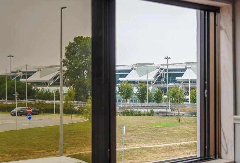 Семейный Номер, Singular Porto Aeroporto
