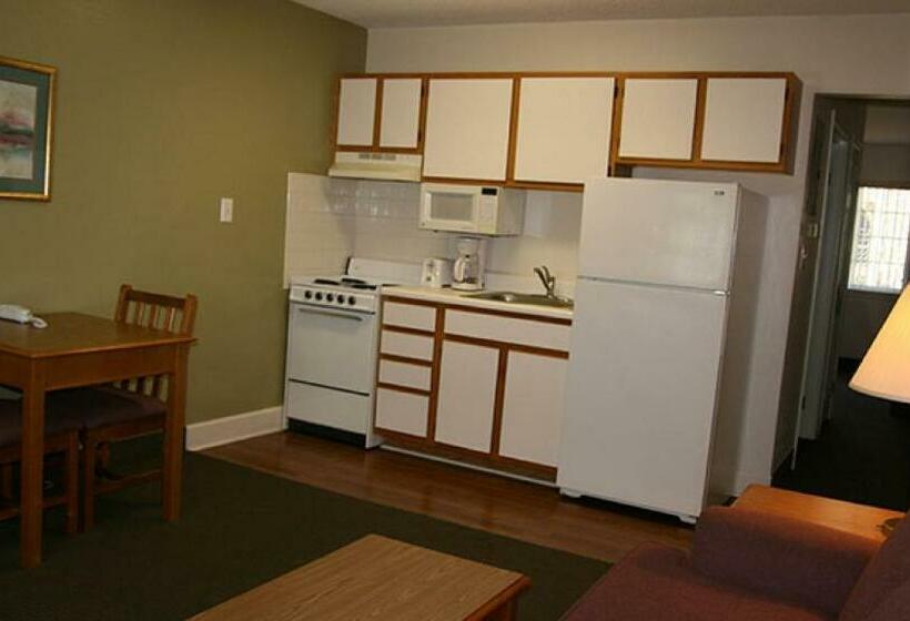 Люкс, Affordable Suites Shelby