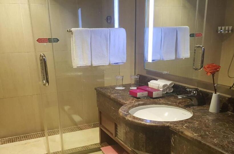 Номер Стандарт, Crowne Plaza Madinah, An Ihg