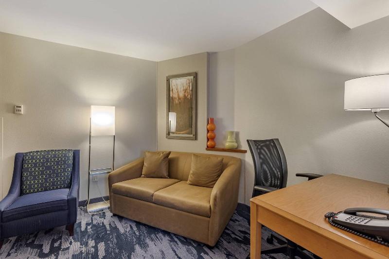Люкс Кровать Кинг, Fairfield Inn & Suites By Marriott Texarkana