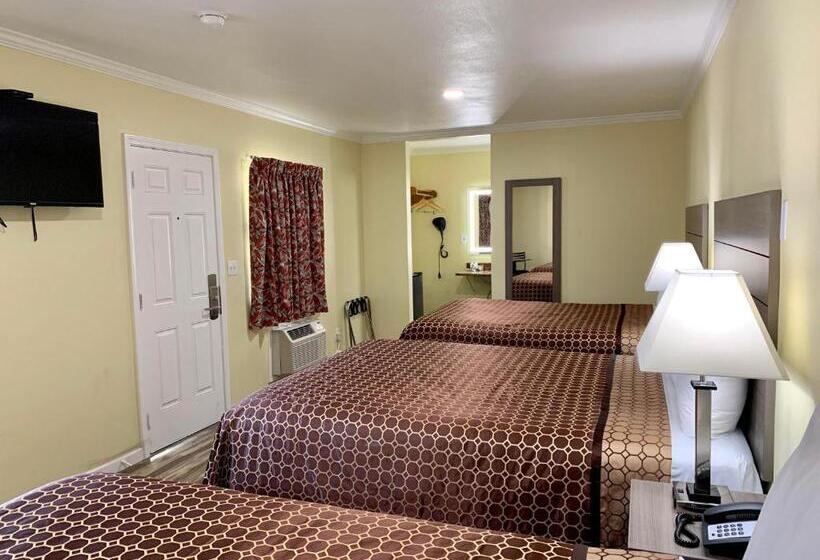 Номер Стандарт Трехместный, Central Coast Inn  Cayucos