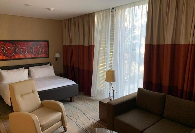 스위트, Staybridge Suites Beirut, An Ihg