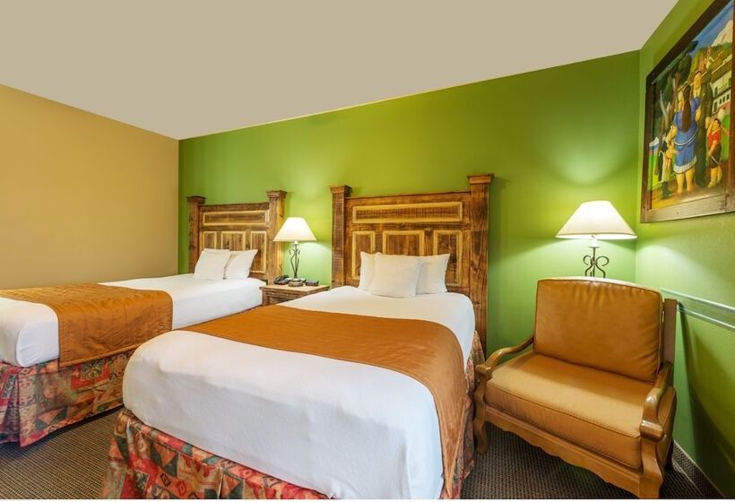 Номер Стандарт 2 Двуспальные Кровати, La Hacienda Inn
