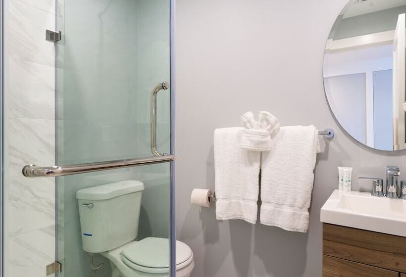 Номер Стандарт, A Wave Inn