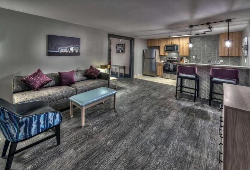 Suite King Bed, Aiden By Best Western South Reno