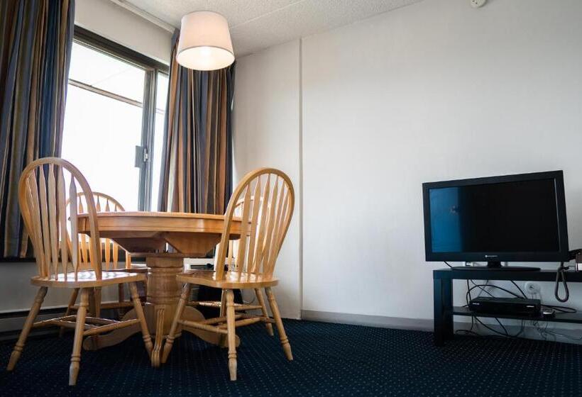 Люкс, Windjammer Motor Inn