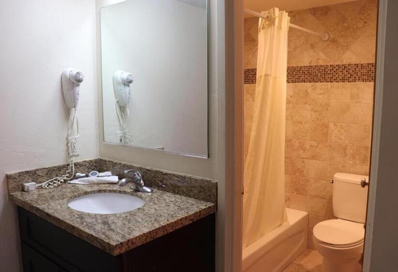 חדר אקונומי יחיד, Curtis Inn & Suites