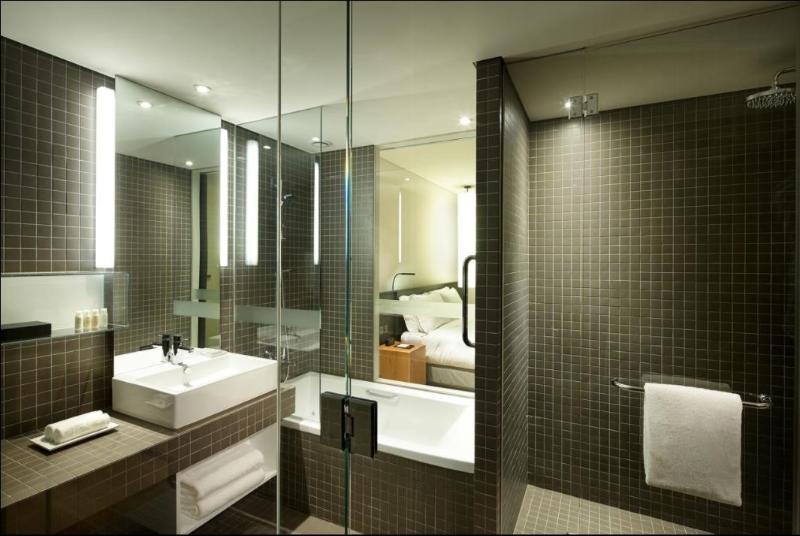 חדר סטנדרט עם מיטת קינג, Curtis Inn & Suites