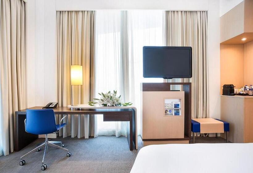 Номер Executive, Novotel Abu Dhabi Al Bustan