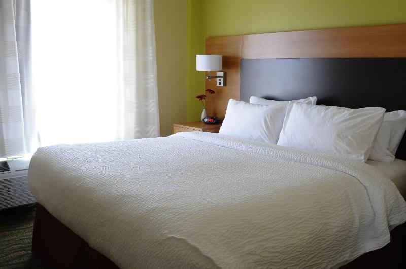 스탠다드 스튜디오 킹침대, Towneplace Suites Redding