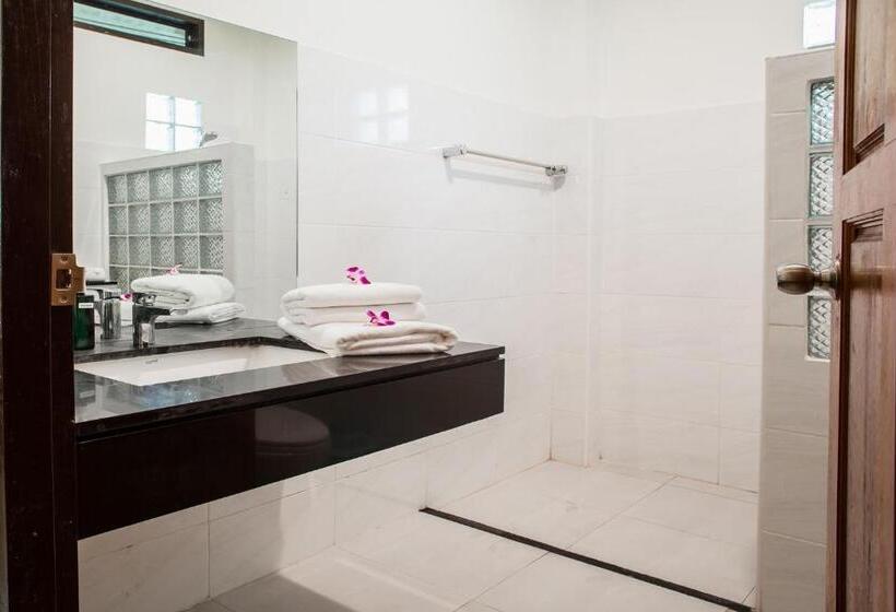 Номер Deluxe, The Vatika Resort And Spa