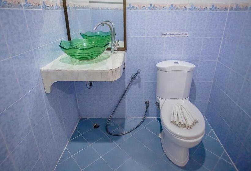 Трехместный Номер Стандарт Вид на Сад, The Vatika Resort And Spa