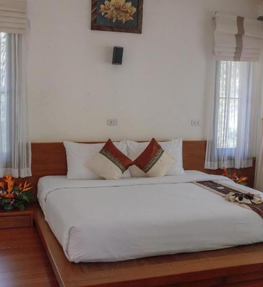 Бунгало с видом на бассейн, The Vatika Resort And Spa