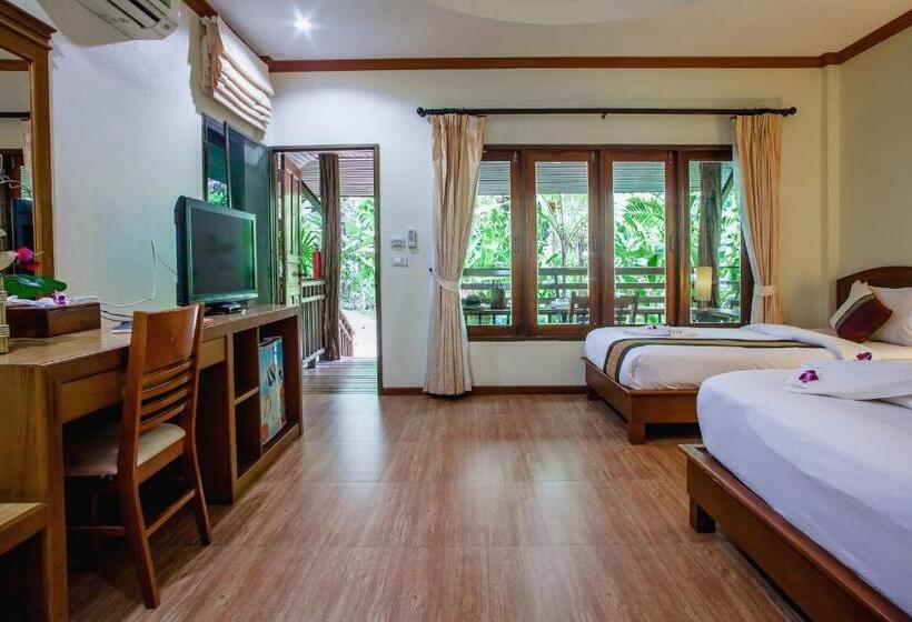 Трехместный Номер Стандарт Вид на Сад, The Vatika Resort And Spa