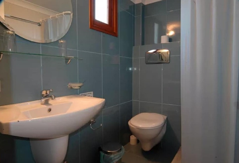 חדר סטנדרט יחיד, Navarone