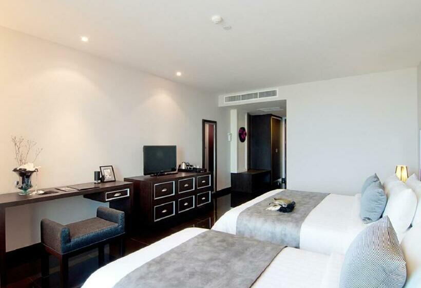 اتاق سوپریور با چشم‌انداز شهر, Way Hotel Pattaya