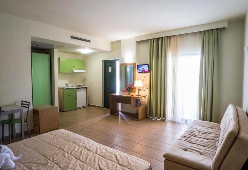 استودیو استاندارد با چشم‌انداز باغ, Athina Beach Hotel