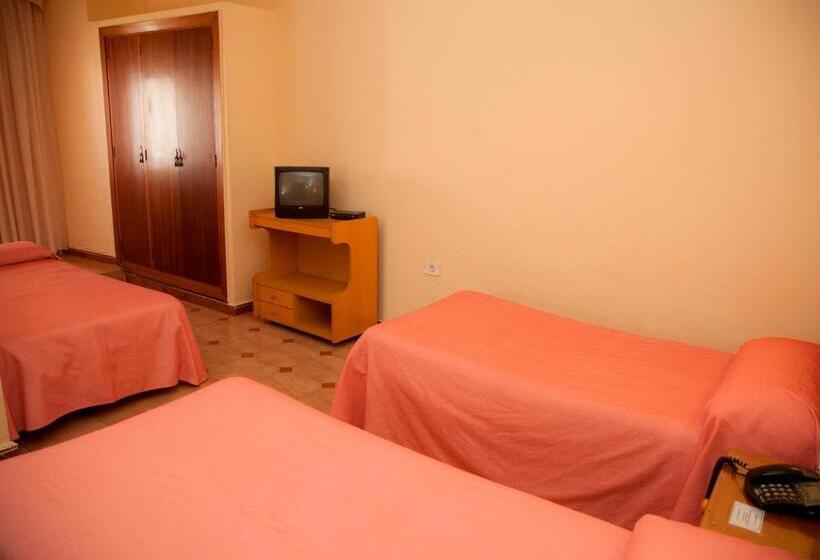 Standard Kolmen Hengen Huone, Hostal Paris