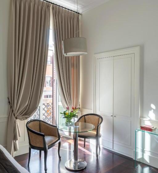 Camera Deluxe con Balcone, Scalinata Di Spagna