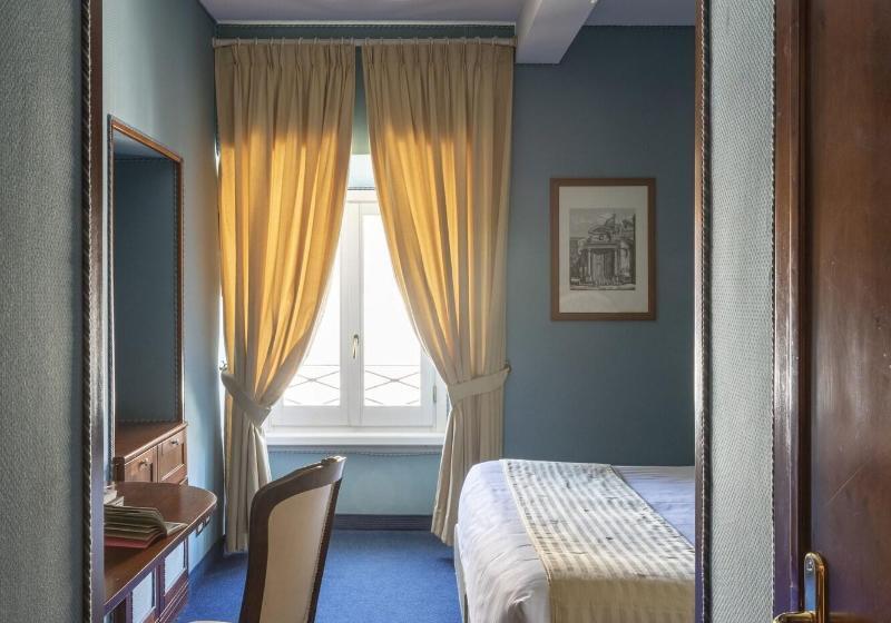 Camera Standard, Scalinata Di Spagna