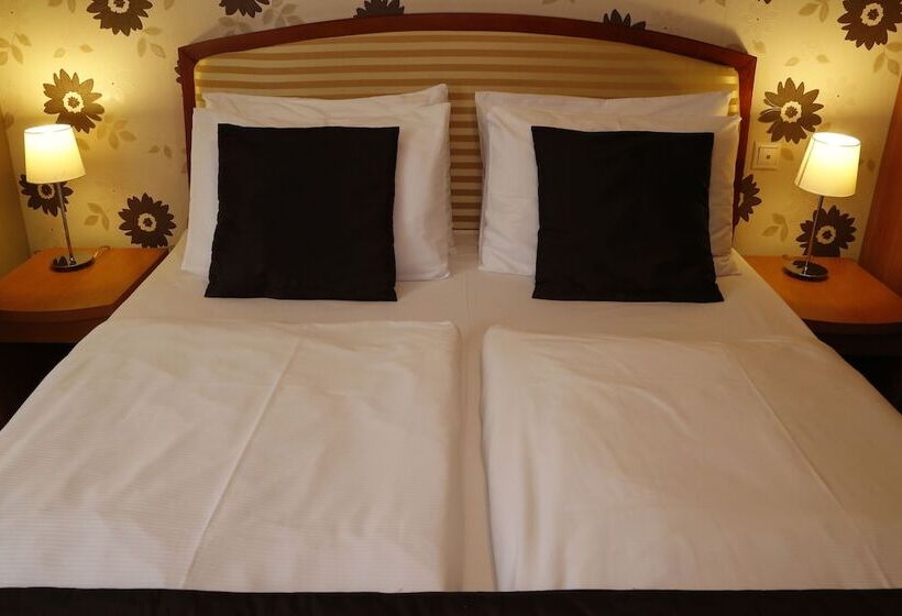 스탠다드 룸, Six Inn Hotel Budapest