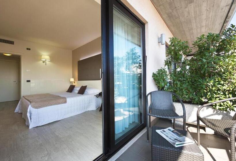 اتاق لوکس, Desenzano