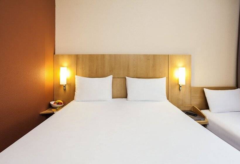 اتاق استاندارد سه نفره, Ibis Girona