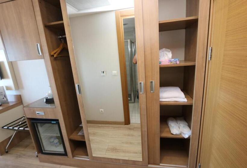 اتاق لوکس با چشم‌انداز دریا, Anemon Kent Trabzon Otel