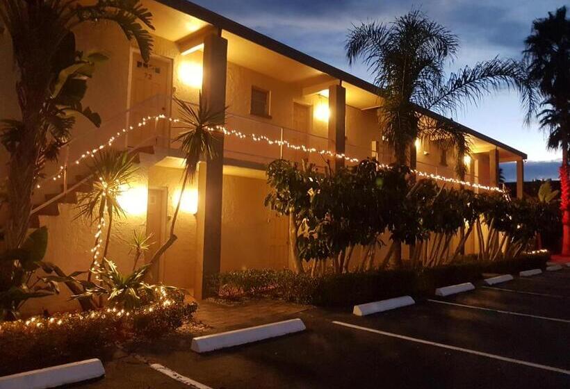 Family Suite, Turtle Crawl Inn  Longboat Key