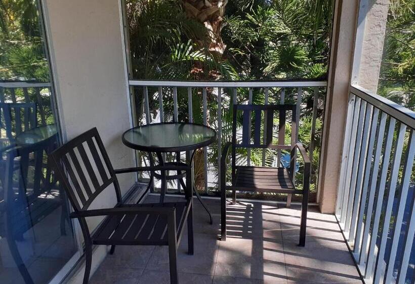 חדר משפחתי, Turtle Crawl Inn  Longboat Key