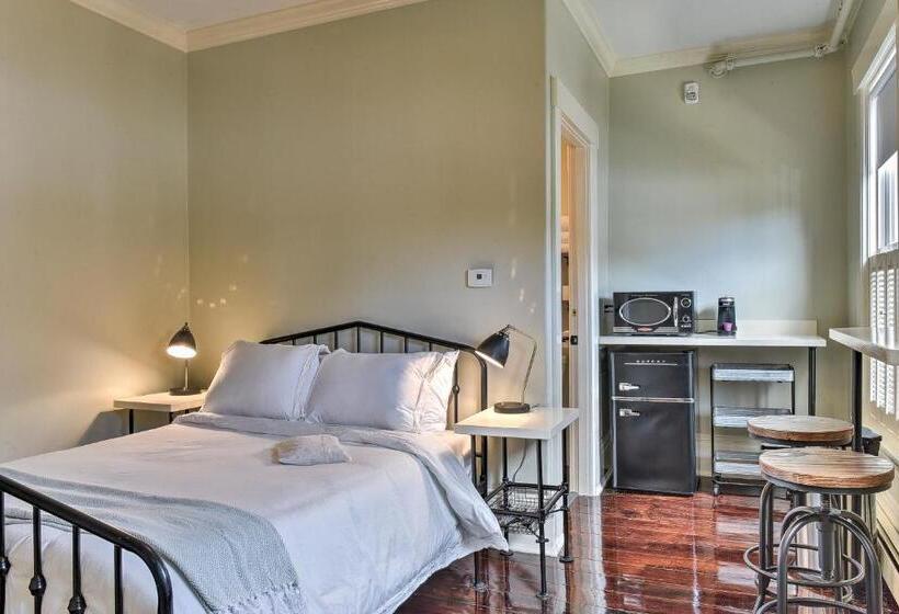 Номер Deluxe, The Burrell House