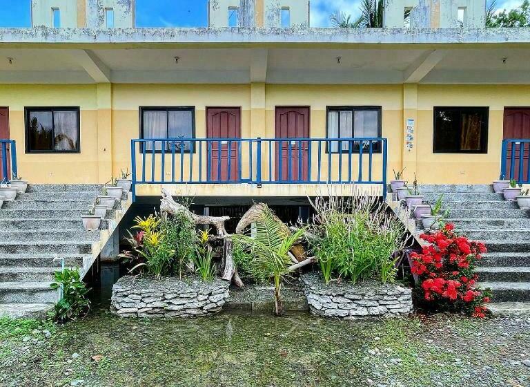 Семейный Номер, Lotus Sun & Waves Beach Resort