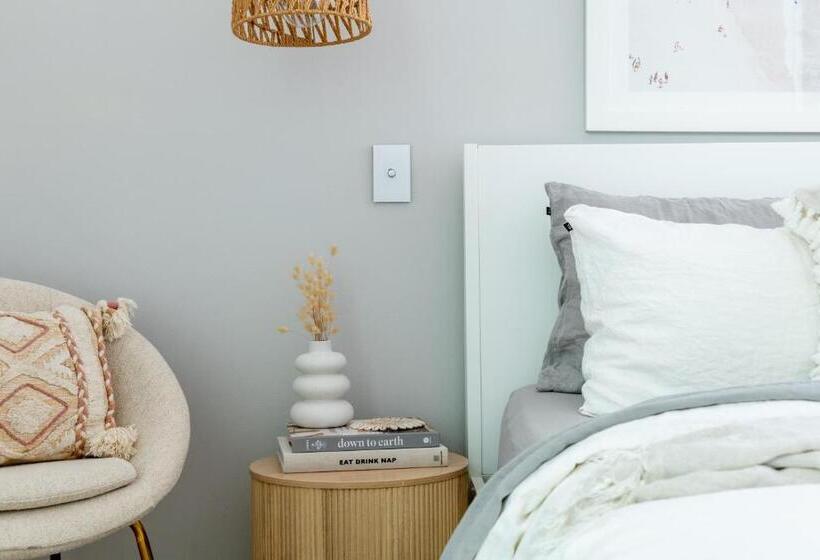 شقة غرفة واحدة, Mindarie Retreat