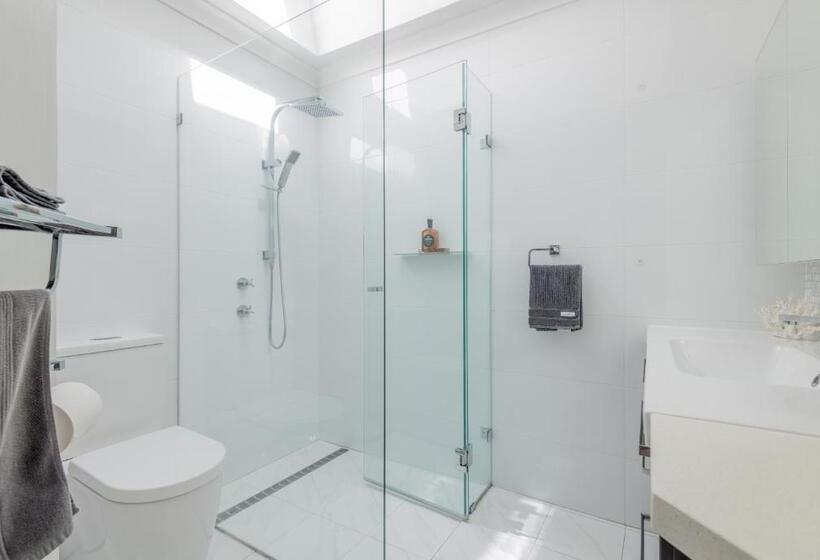 شقة غرفة واحدة, Mindarie Retreat