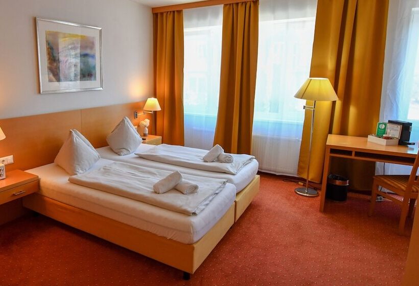 Номер Стандарт Трехместный, Motel55   Nettes Hotel Mit Self Check In In Villach, Warmbad