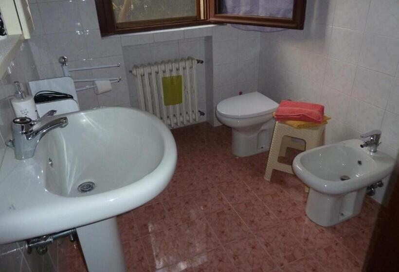 带共用浴室的标准房间, Sissi Bed&breakfast