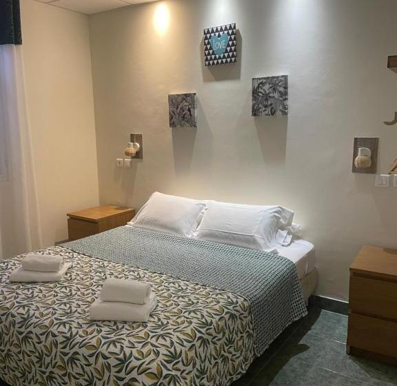 Номер Стандарт, Hôtel Le Derby