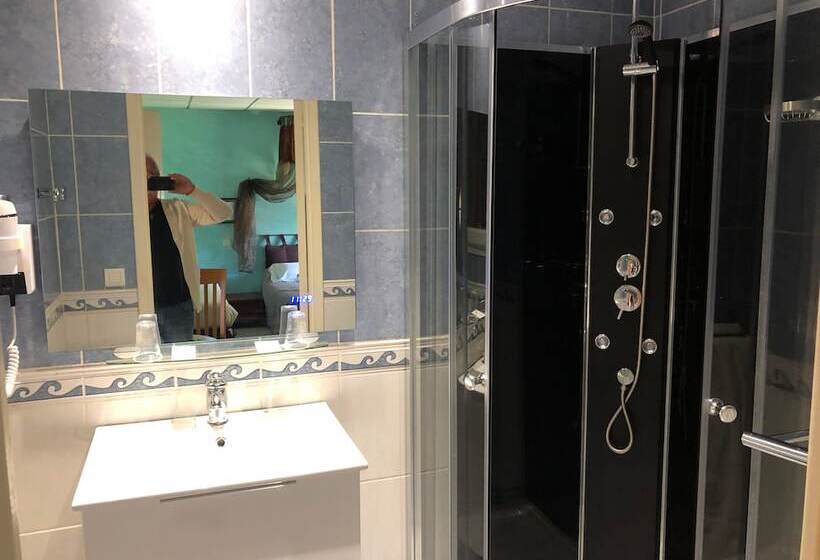 Номер Стандарт, Hôtel Le Derby