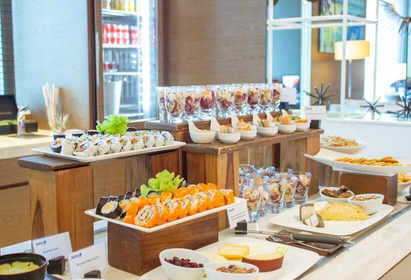 سوییت جونیور, Radisson Blu Plaza Bangkok