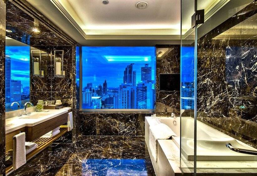 سوییت جونیور, Radisson Blu Plaza Bangkok