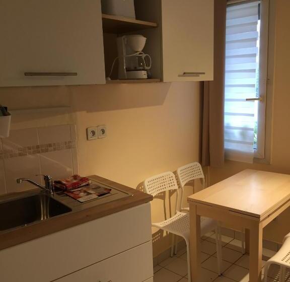 Семейное Студио, Residence Thibaud
