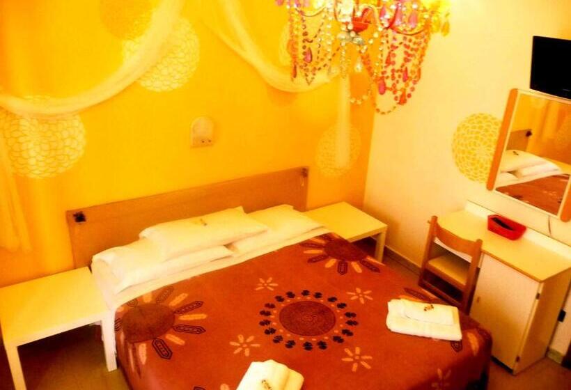 Quarto Triplo Estandar, Riccione Beach
